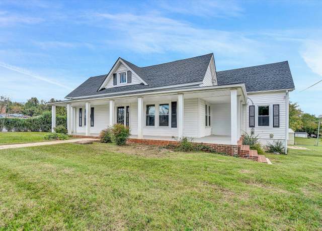 Property at 475 South Main St, Rocky Mount, VA 24151, 3 beds, 2.5 baths