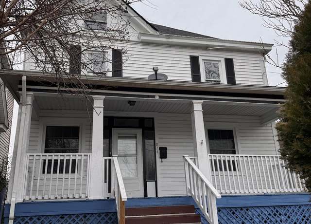 Property at 824 Highland Ave, Roanoke, VA 24013, 4 beds, 2 baths