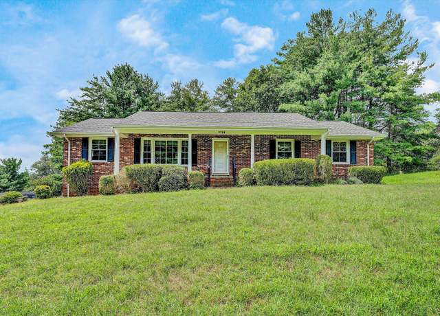 Property at 2720 Willowbrook Dr, Roanoke, VA 24012, 3 beds, 2 baths