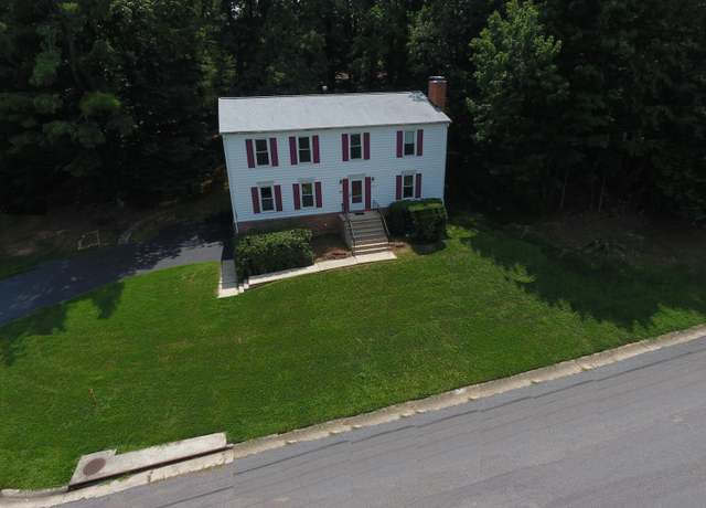 Property at 2633 Wood Warbler Ln, Roanoke, VA 24018, 5 beds, 2.5 baths