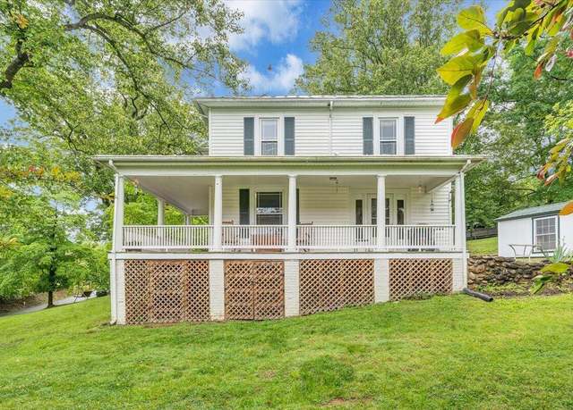 Property at 174 Bridge St, Buchanan, VA 24066, 4 beds, 2 baths
