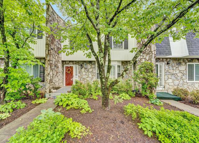 Property at 3313 Stonehenge Sq, Roanoke, VA 24018, 3 beds, 3 baths