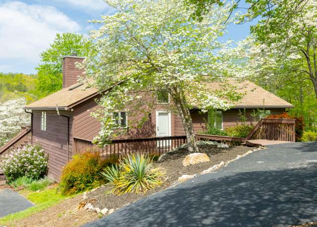 Property at 95 Bull Run Trl, Penhook, VA 24137, 5 beds, 4 baths