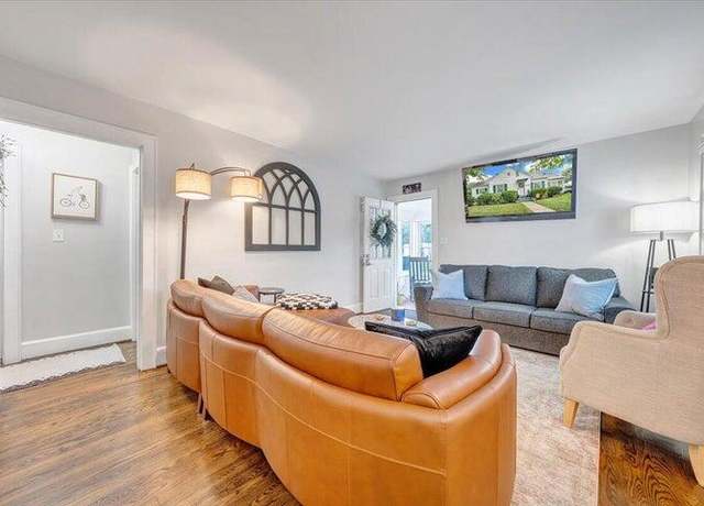 Property at 2636 Dell Ave NE, Roanoke, VA 24012, 3 beds, 1 bath
