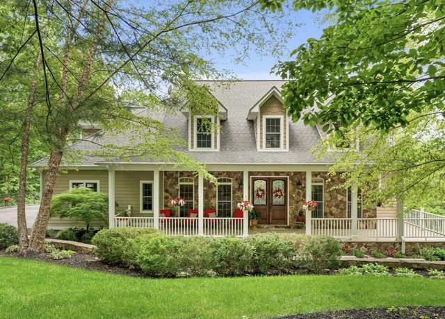 Property at 5565 Carons View Ln, Roanoke, VA 24014, 4 beds, 3.5 baths