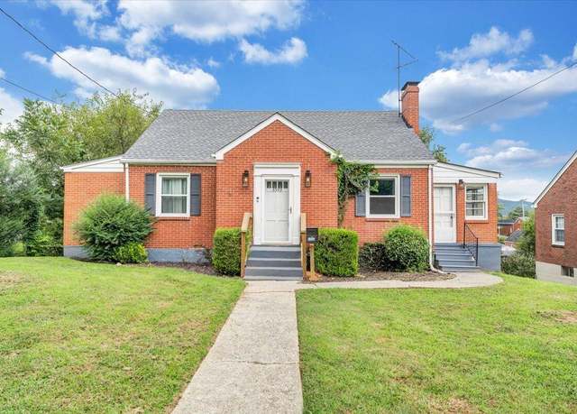 Property at 5333 Thornrose Rd, Roanoke, VA 24012, 3 beds, 2.5 baths