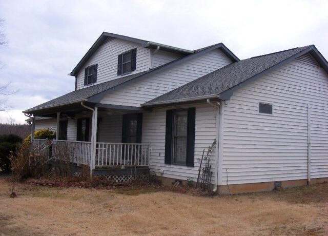 Property at 465 Mcmoon Ln, Stuart, VA 24171, 5 beds, 3 baths