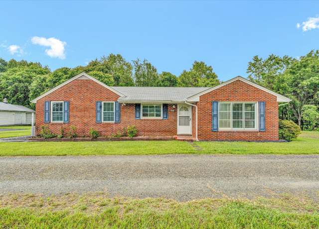 Property at 1841 Old Franklin Tpke, Rocky Mount, VA 24151, 2 beds, 2.5 baths