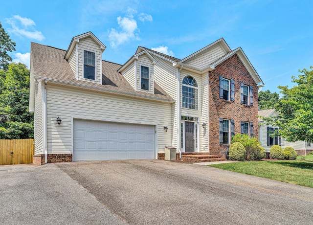 Property at 5036 Buffalo Cir, Salem, VA 24153, 4 beds, 3.5 baths