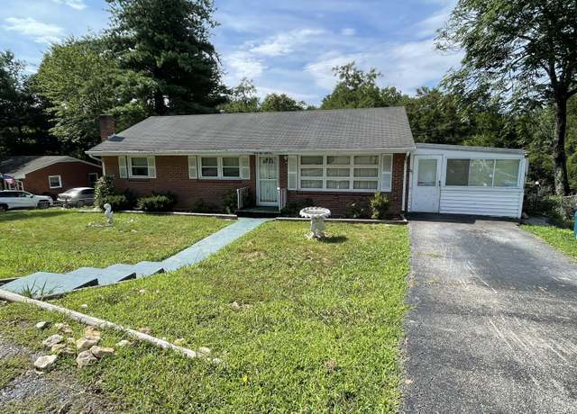 Property at 4854 Autumn Ln NW, Roanoke, VA 24017, 3 beds, 2 baths