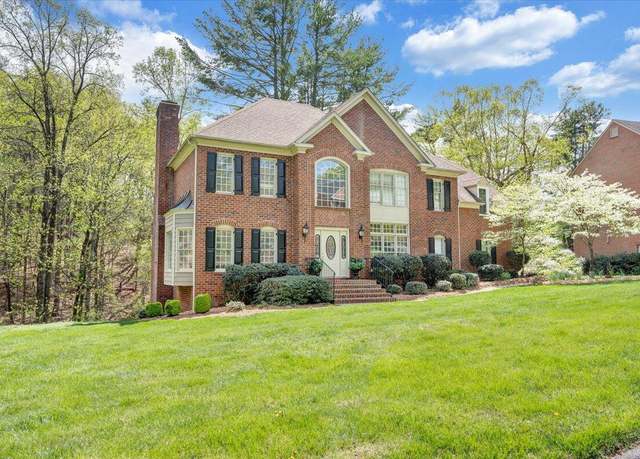 Property at 6020 Cavalier Dr, Roanoke, VA 24018, 5 beds, 3.5 baths