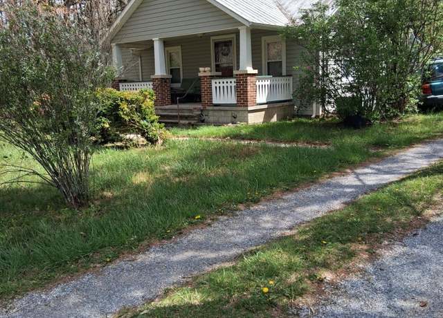 Property at 4244 Bradshaw Rd, Salem, VA 24153, 3 beds, 1 bath