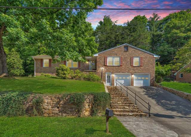 Property at 3412 Canter Cir, Roanoke, VA 24018, 4 beds, 3 baths