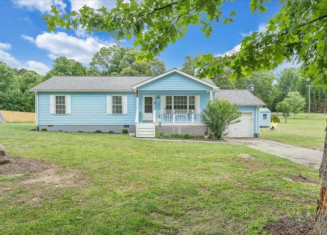 Property at 44 Strawberry Banks Dr, Moneta, VA 24121, 3 beds, 2 baths