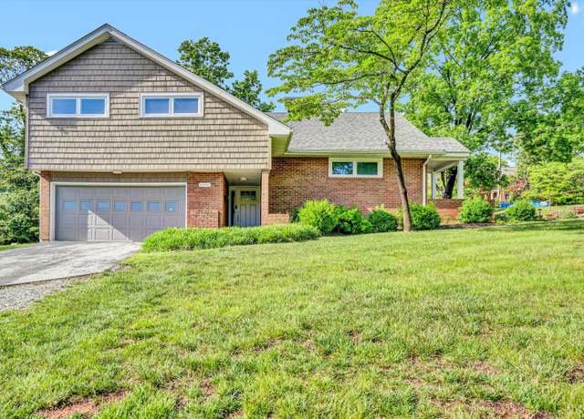 Property at 1701 Wilbur Rd SW, Roanoke, VA 24015, 3 beds, 2.5 baths