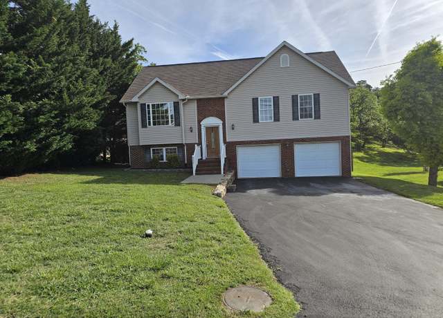 Property at 830 Camp North Rd, Salem, VA 24153, 4 beds, 2.5 baths