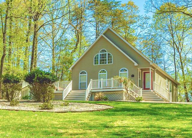 Property at 257 Pine Knob Cir, Moneta, VA 24121, 3 beds, 2 baths