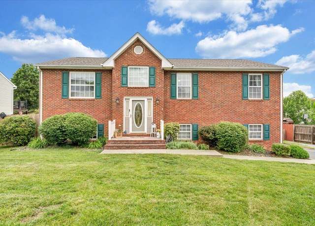 Property at 4719 Great Glen Dr, Salem, VA 24153, 3 beds, 3 baths