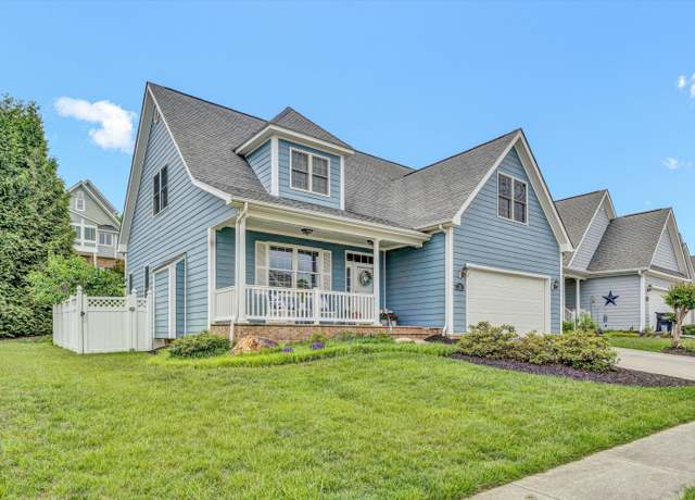 Property at 831 Sumpter Pl, Roanoke, VA 24019, 4 beds, 2 baths