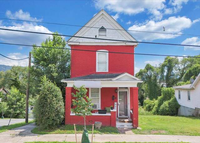 Property at 302 Patton Ave NW, Roanoke, VA 24017, 3 beds, 1.5 baths