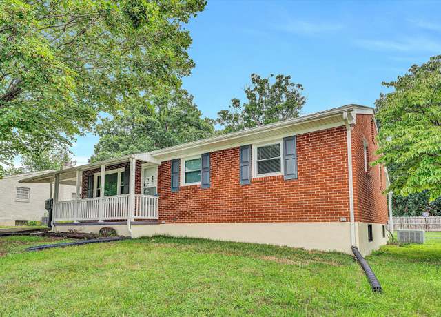 Property at 5671 Meadowcrest St, Roanoke, VA 24019, 3 beds, 1.5 baths