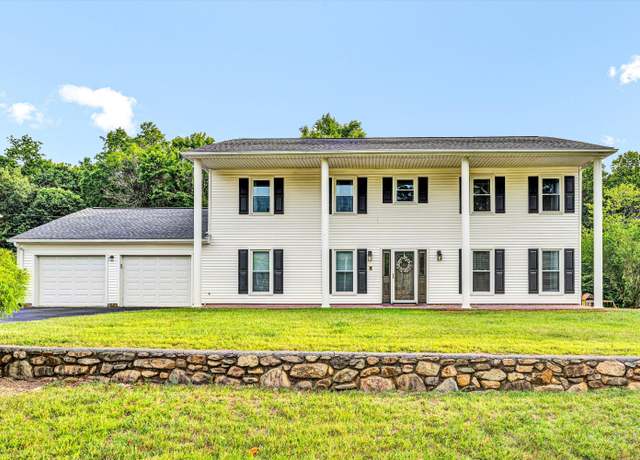 Property at 5211 Cherokee Hills Dr, Salem, VA 24153, 4 beds, 2.5 baths