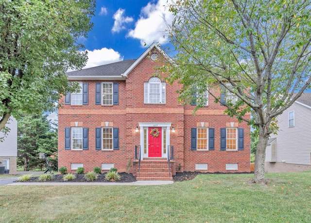 Property at 1429 Crutchfield St, Roanoke, VA 24019, 4 beds, 2.5 baths