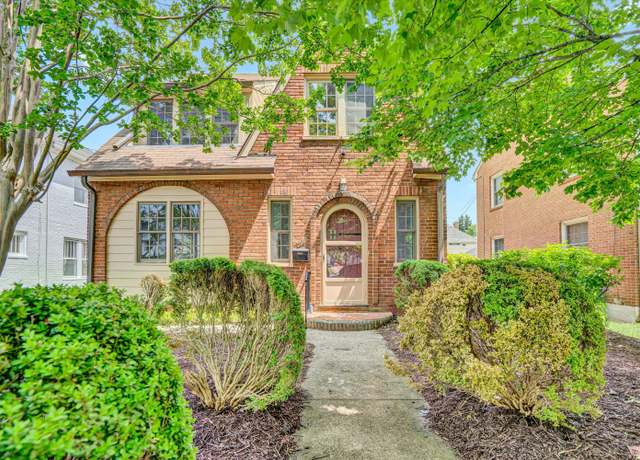 Property at 2510 Rosalind Ave SW, Roanoke, VA 24014, 3 beds, 2 baths