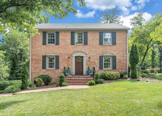 Property at 1945 Maylin Dr, Salem, VA 24153, 4 beds, 3.5 baths