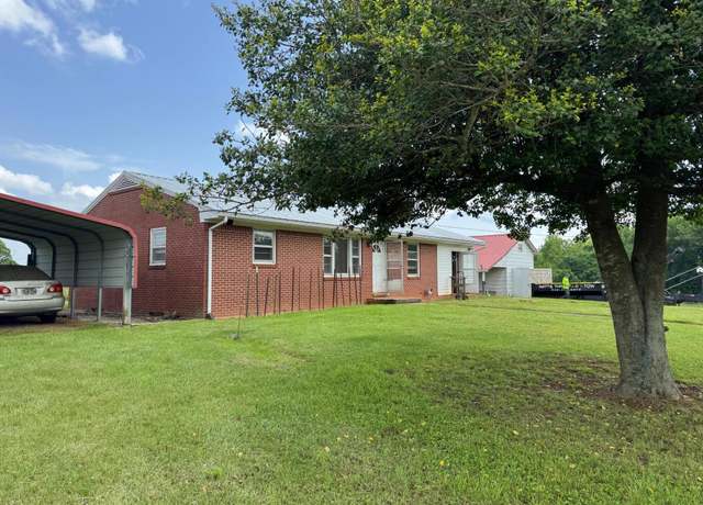 Property at 1366 Ashpone Tavern Rd, Rocky Mount, VA 24151, 2 beds, 1 bath