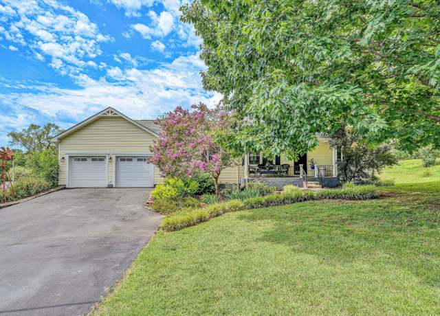 Property at 4760 Old Mountain Rd NE, Roanoke, VA 24019, 2 beds, 1.5 baths