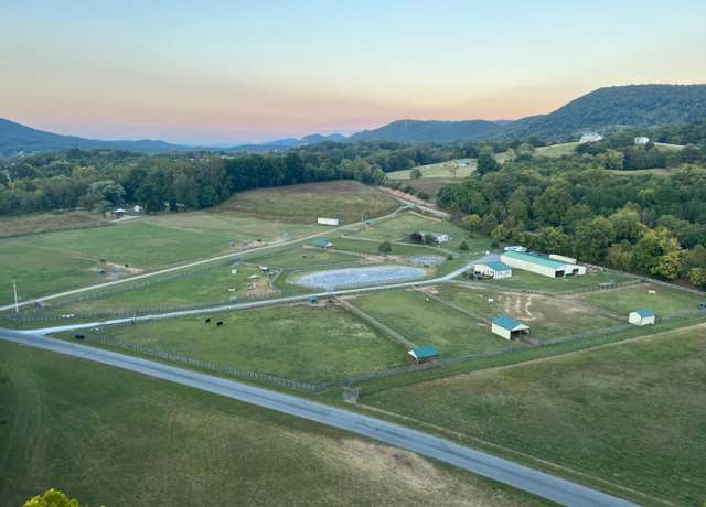 Property at 6118 Lithia Rd, Buchanan, VA 24066, 3 beds, 2 baths