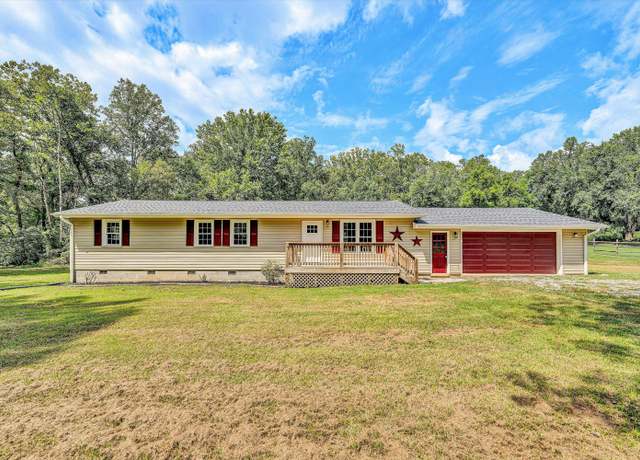 Property at 3310 Bennett Springs Rd, Salem, VA 24153, 3 beds, 2 baths