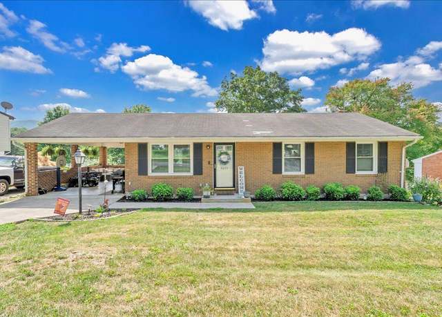 Property at 3077 Woodway Rd, Roanoke, VA 24014, 3 beds, 2 baths