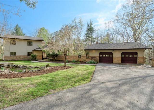 Property at 4074 Pearman Rd, Blacksburg, VA 24060, 4 beds, 3.5 baths