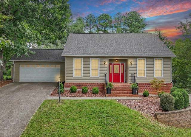 Property at 1015 Clearfield Rd SW, Roanoke, VA 24015, 4 beds, 3.5 baths