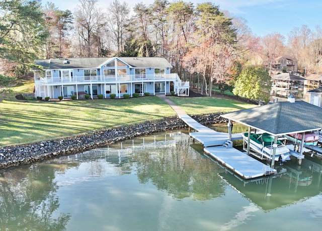 Property at 264 Riverbay Dr, Moneta, VA 24121, 5 beds, 3.5 baths