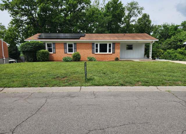 Property at 5720 Oakland Blvd, Roanoke, VA 24019, 3 beds, 2 baths