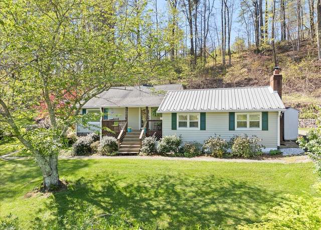 Property at 6004 Poage Valley Rd, Roanoke, VA 24018, 2 beds, 2.5 baths
