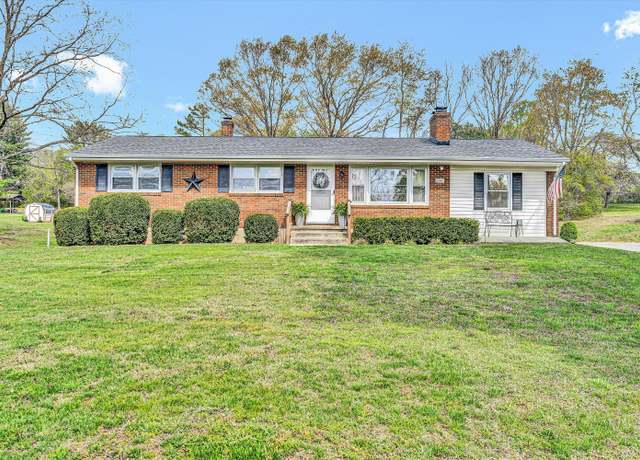 Property at 2747 Brogan Cir, Salem, VA 24153, 4 beds, 1.5 baths
