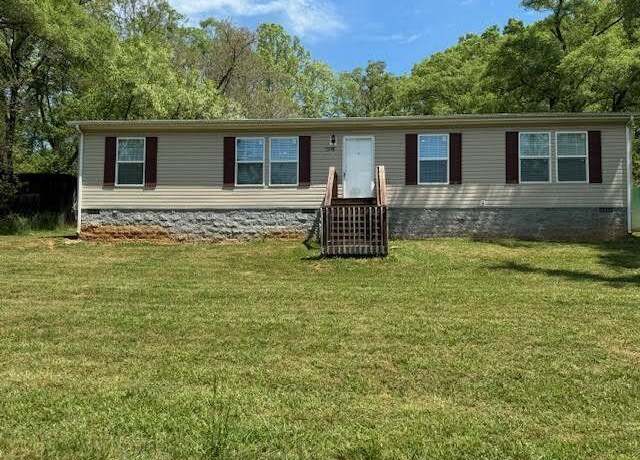 Property at 2448 Eastland Rd SE, Roanoke, VA 24014, 3 beds, 2 baths