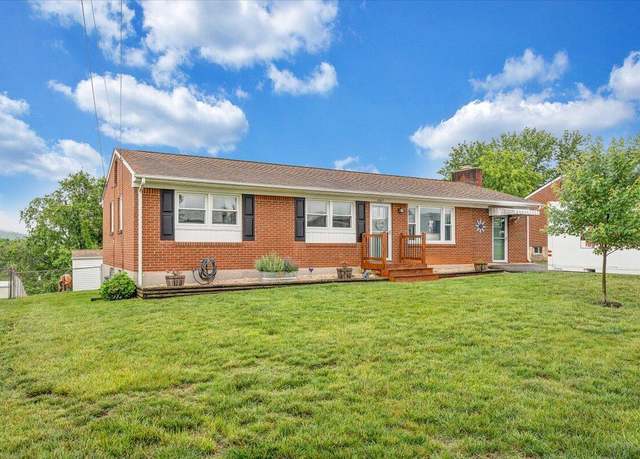 Property at 1567 South Pacific Dr, Vinton, VA 24179, 3 beds, 2.5 baths