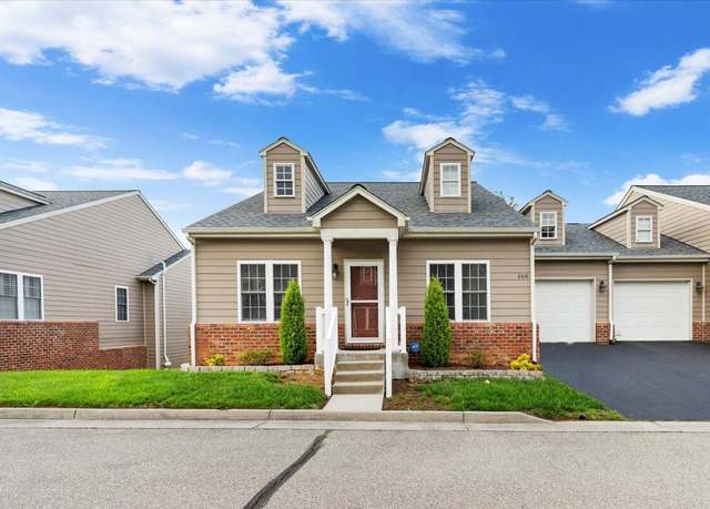 Property at 6618 Hartman Ct, Roanoke, VA 24019, 3 beds, 2 baths