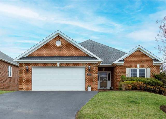 Property at 1613 Forest Highlands Ct, Salem, VA 24153, 4 beds, 3 baths
