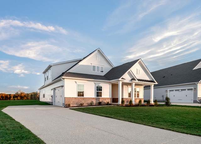 Property at 7259 Fairway Ridge Cir, Salem, VA 24153, 5 beds, 4 baths