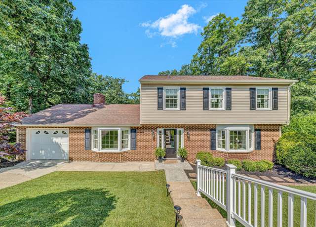 Property at 134 Sawyer Dr, Salem, VA 24153, 4 beds, 3.5 baths