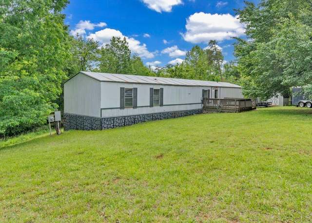 Property at 2028 Twin Peaks Dr, Bedford, VA 24523, 3 beds, 2 baths