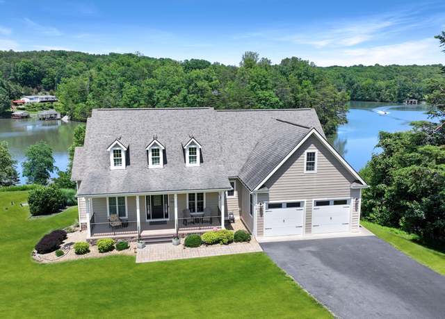 Property at 414 Augusta Way, Wirtz, VA 24184, 6 beds, 4.5 baths
