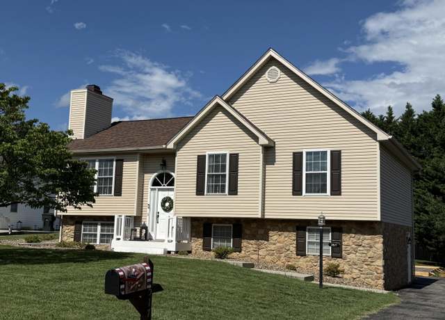 Property at 2517 Bloomfield Ave, Roanoke, VA 24012, 3 beds, 2 baths