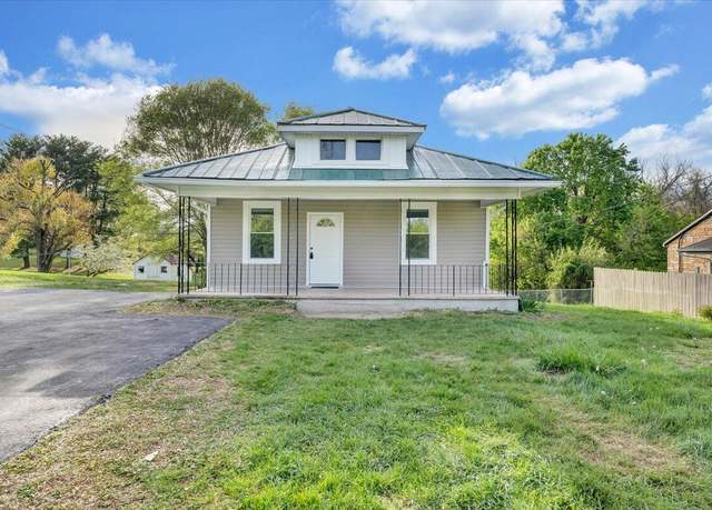 Property at 4104 Old Mountain Rd NE, Roanoke, VA 24019, 3 beds, 1 bath